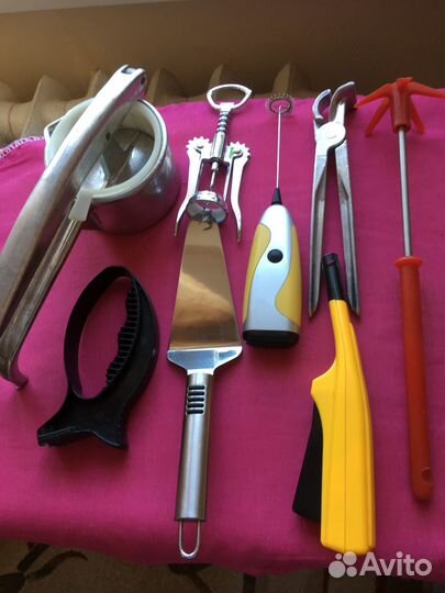 Кухонные принадлежности, кастрюли