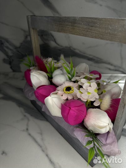 Композиция из мыльных тюльпанов