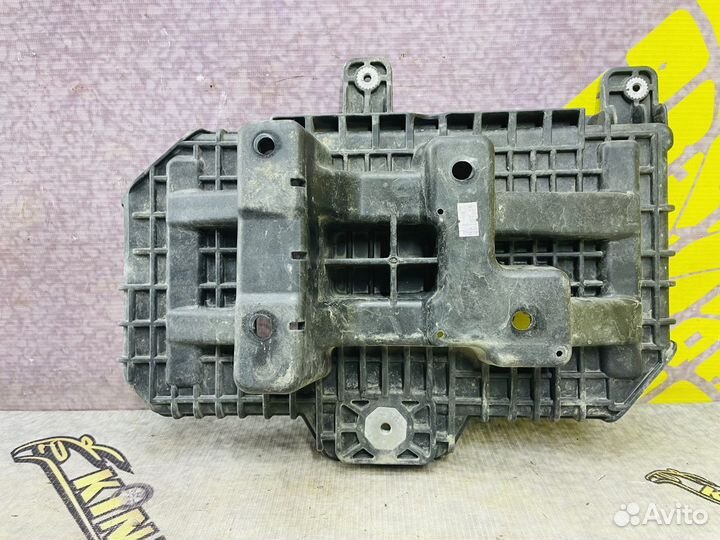 Крепление аккумулятора Площадка акб Санта Фе 2018