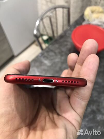 iPhone 8, 64 ГБ