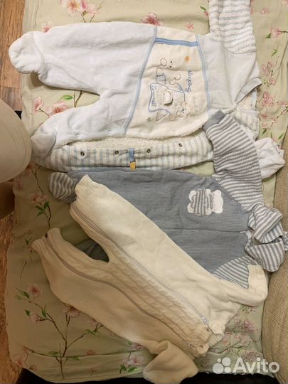 Детские теплые вещи (комбинезоны )