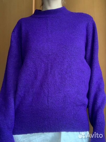Свитер фиолетовый женственный