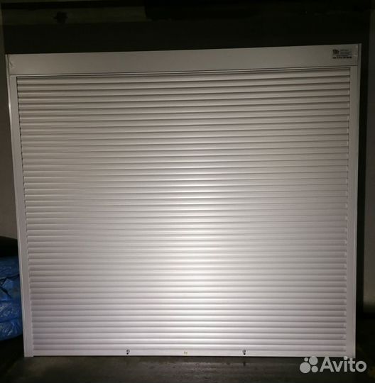 Роллетные шкафы в паркинг/ Шкаф для паркинга