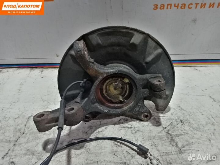 Кулак правый Suzuki SX4 2006