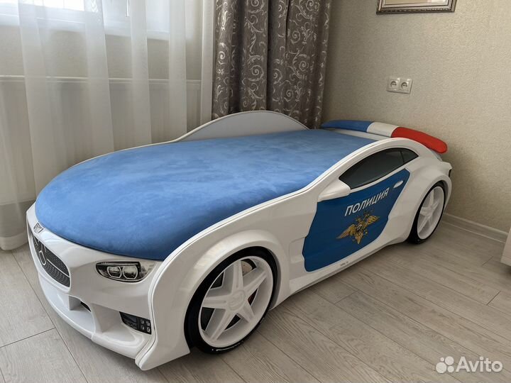 Детская кровать машинка