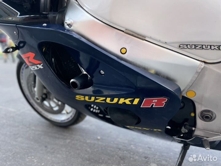 Suzuki GSX600 srad