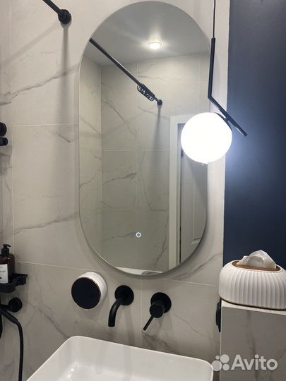 Продаетс Зеркало с подсветкой