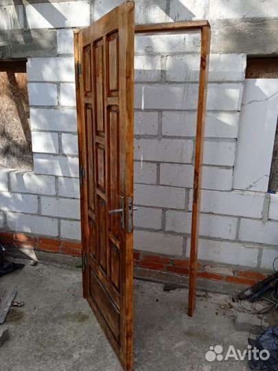 Дверь межкомнатная деревянная бу