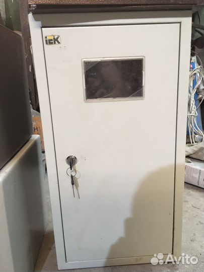Сейф, электрический шкаф