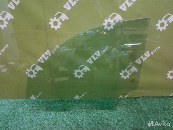 Стекло двери переднее левое Mercedes W166 Ml