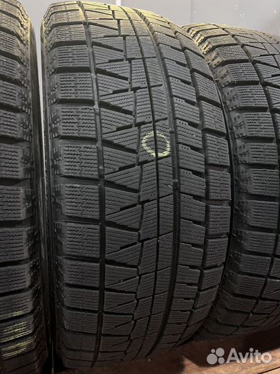 Bridgestone Blizzak Revo GZ 235/50 R18 97Q