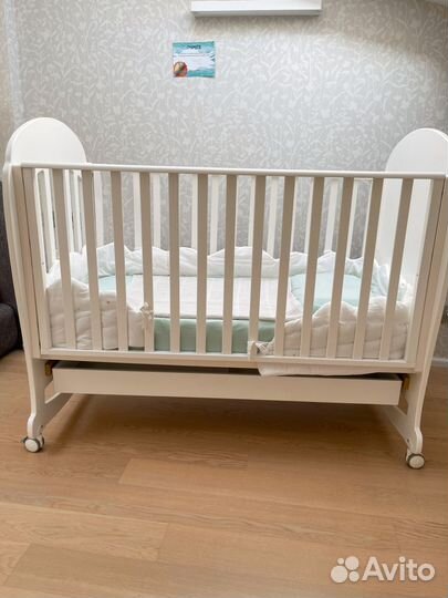 Комплект. Детская кровать и Пеленальный комод