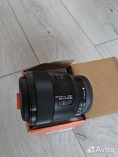 Объектив Sony SEL50M28 Full-Frame