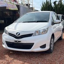 Toyota Vitz 1.0 CVT, 2012, 40 600 км, с пробегом, цена 550 000 руб.