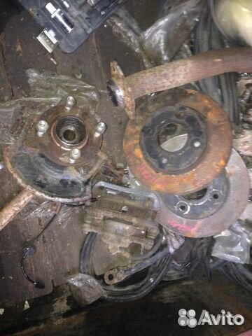 Левый кулак 4001595F0B ниссан альмера классик