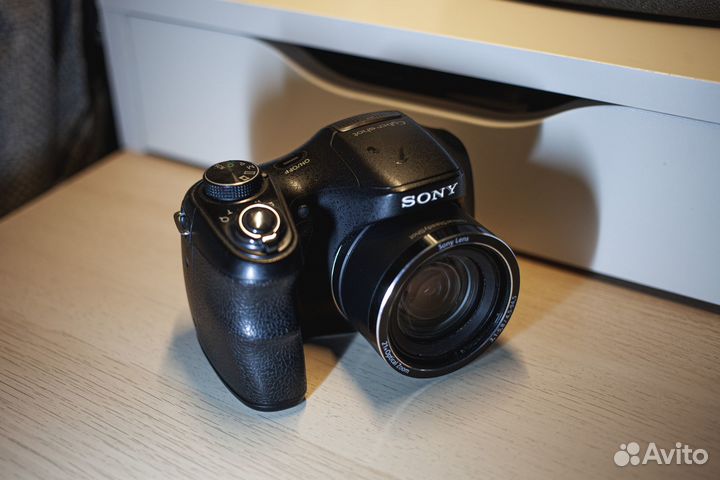 Фотоаппарат Sony DSC-H100