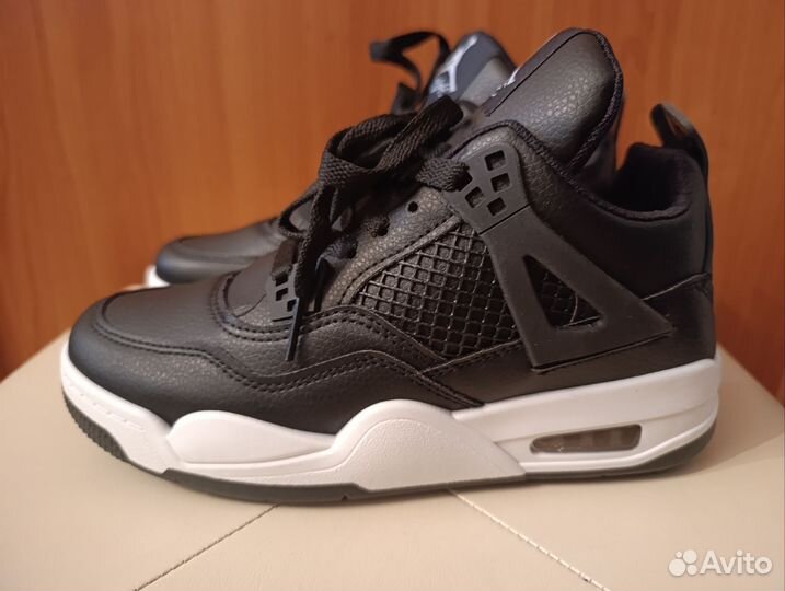 Кроссовки Nike Air Jordan 4