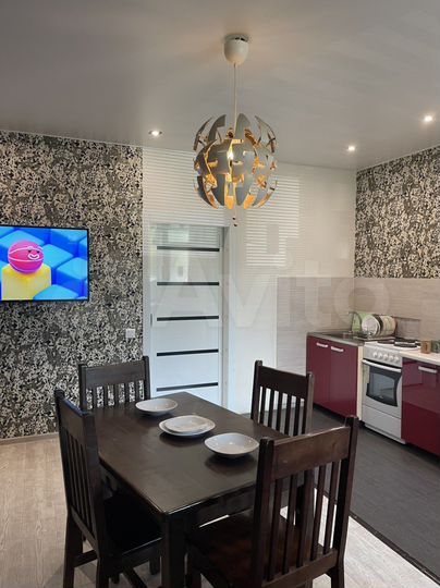 2-к. квартира, 60 м², 1/18 эт.