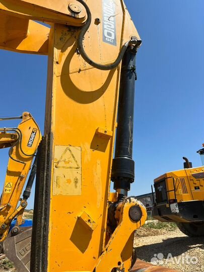 Гусеничный экскаватор JCB JS 220SC, 2011