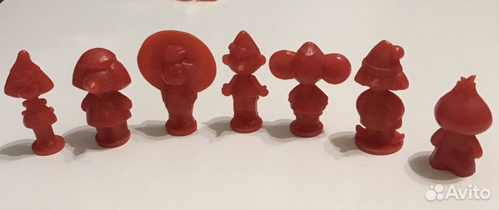 Игрушки пластмассовые наборами