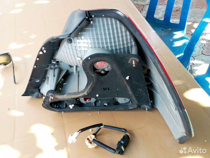 Фара задняя левая (разбитая) на Тайоту марк 2,110