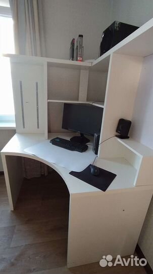 Компьютерный стол IKEA отдам бесплатно