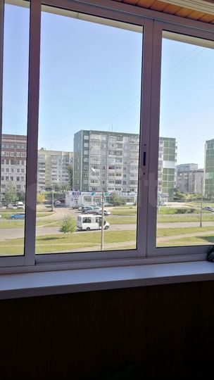 2-к. квартира, 52 м², 3/9 эт.