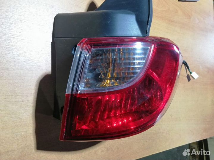 Фонарь правый наружный Mazda 5 CW 10-16г