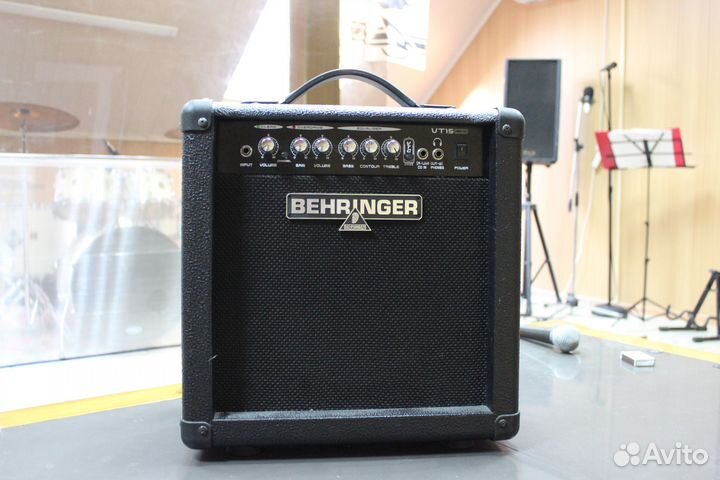 Гитарный комбоусилитель