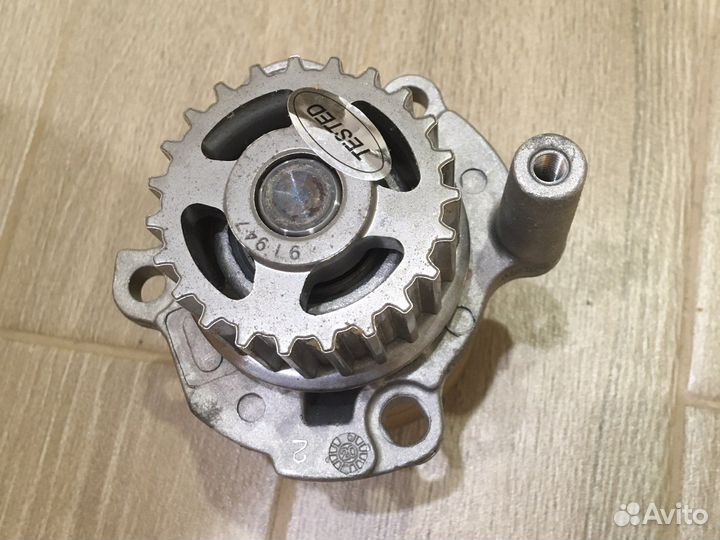 Водяной насос помпа