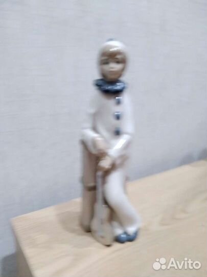 Фарфоровые статуэтки