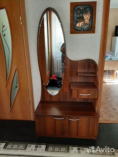 Трюмо с зеркалом бу