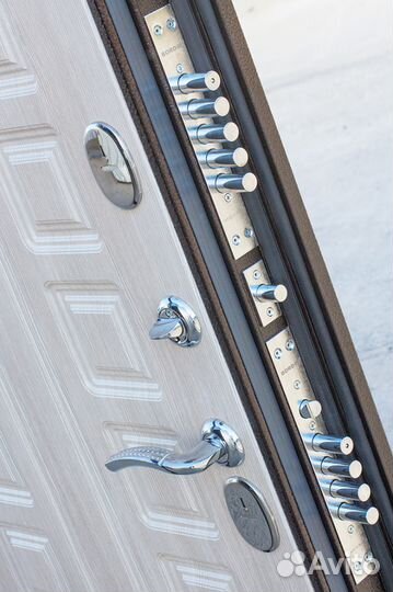 Входная дверь c терморазрывом 11 см Лиственница