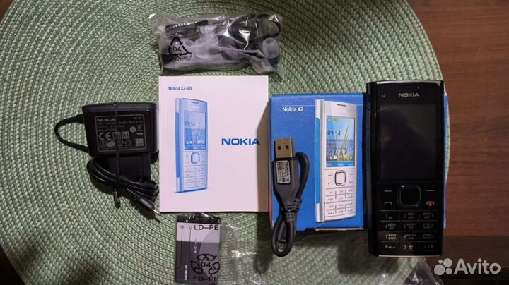 Телефон Nokia X 2-00