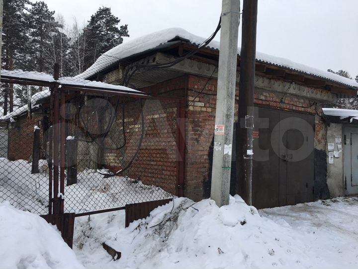 Гараж, > 30 м²