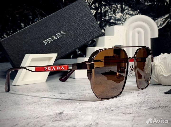 Очки Prada коричневые