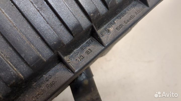 Корпус воздушного фильтра Skoda Octavia Tour, 2001