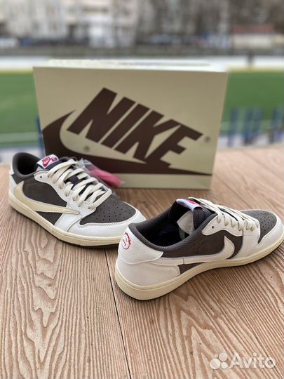 Nike Air Jordan 1 low Travis Scott