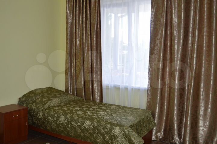 Комната 20 м² в 8-к., 2/2 эт.