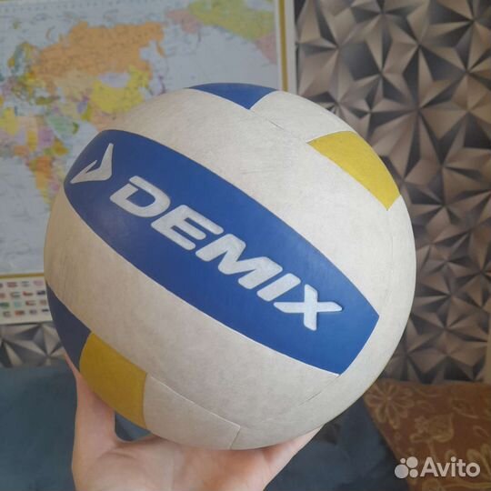 Волейбольный мяч