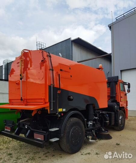 Вакуумноподметальная машина schmidt на камаз 53605