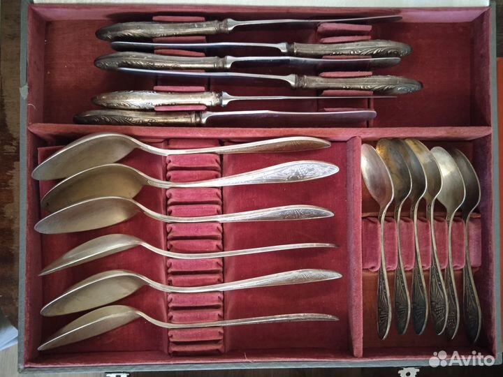 Набор ложек и ножей, 50 лет Октября - 18 предметов