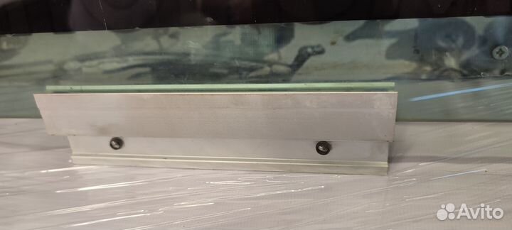 Стекло задней правой двери Volvo S80