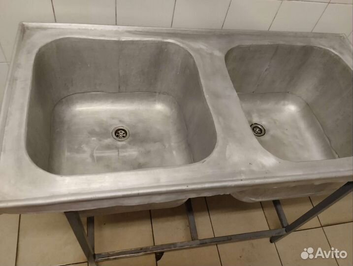 Мойка двух секционная алюминиевая б/у