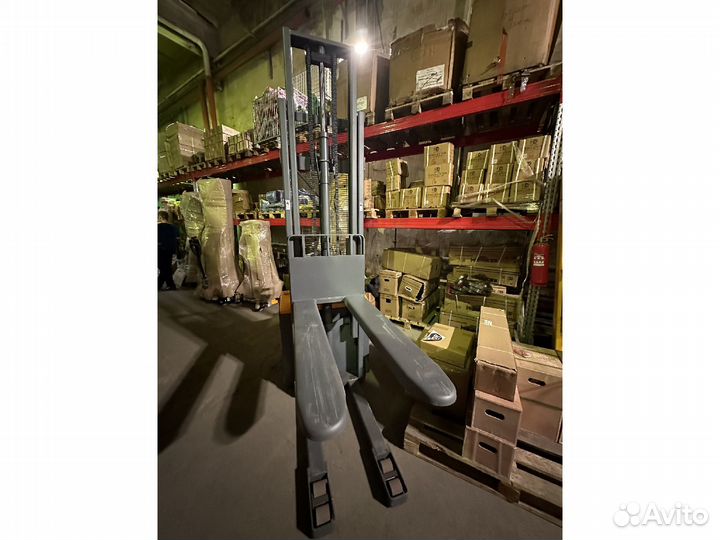 Штабелёр электрический