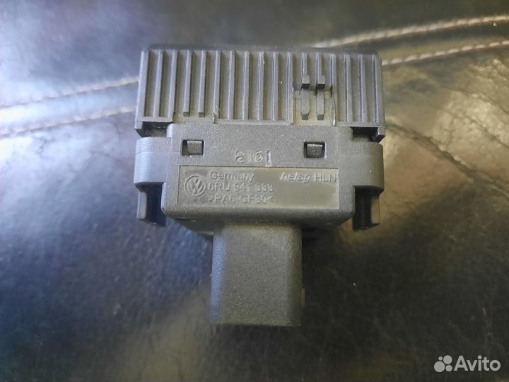 Кнопка корректора фар VW Polo sedan