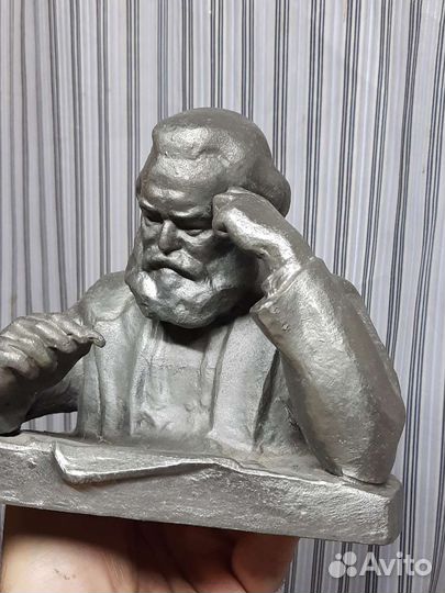 Бюст СССР Маркс пишет книгу,редкость