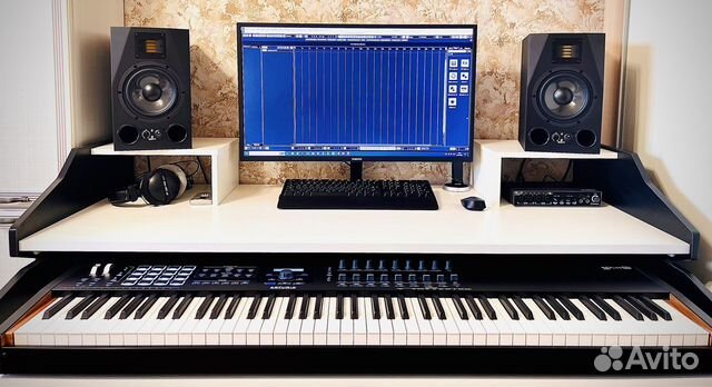 Столы для студии звукозаписи