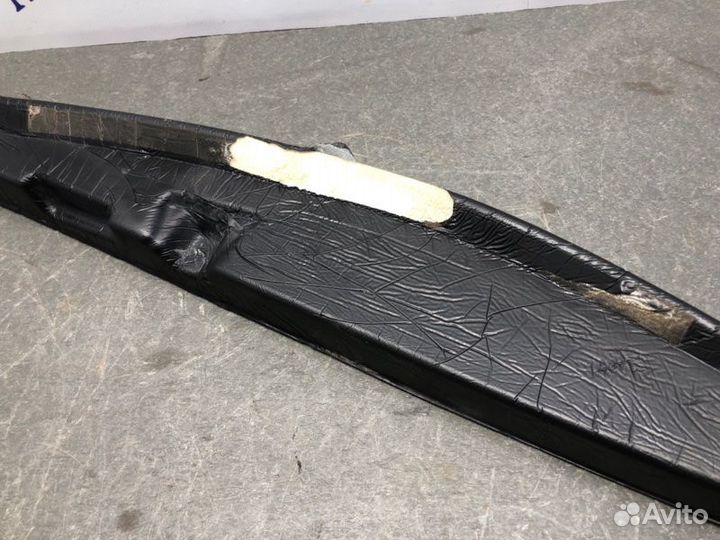 Уплотнитель крыла передний левый Hyundai Genesis G