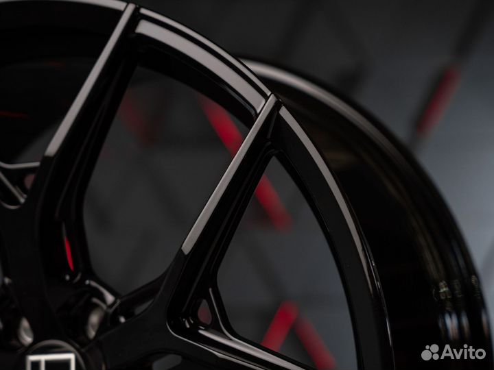 Диски кованые на Zeekr 001 R22 5x108